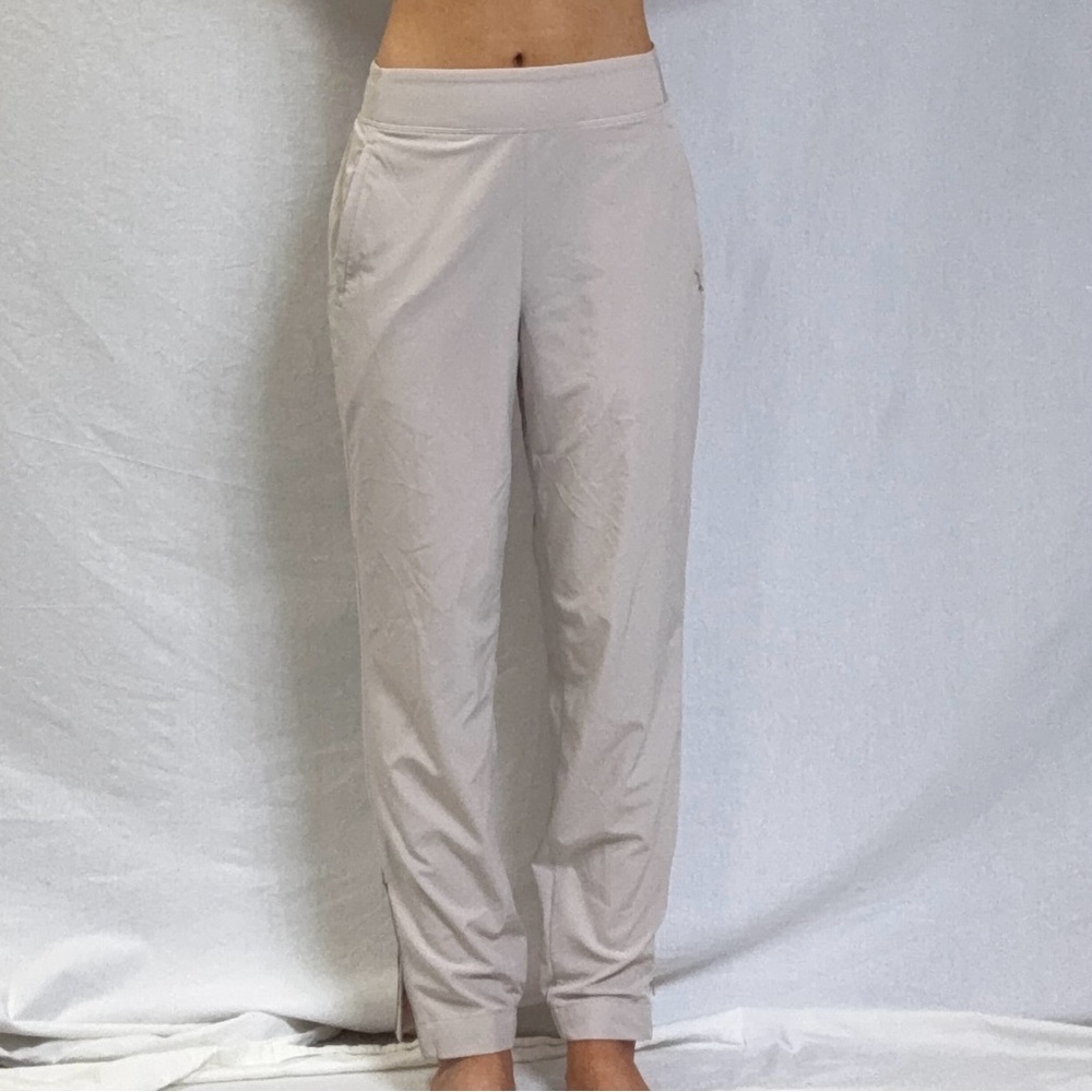 Women's Light Beige Pull-On Jogger Pants